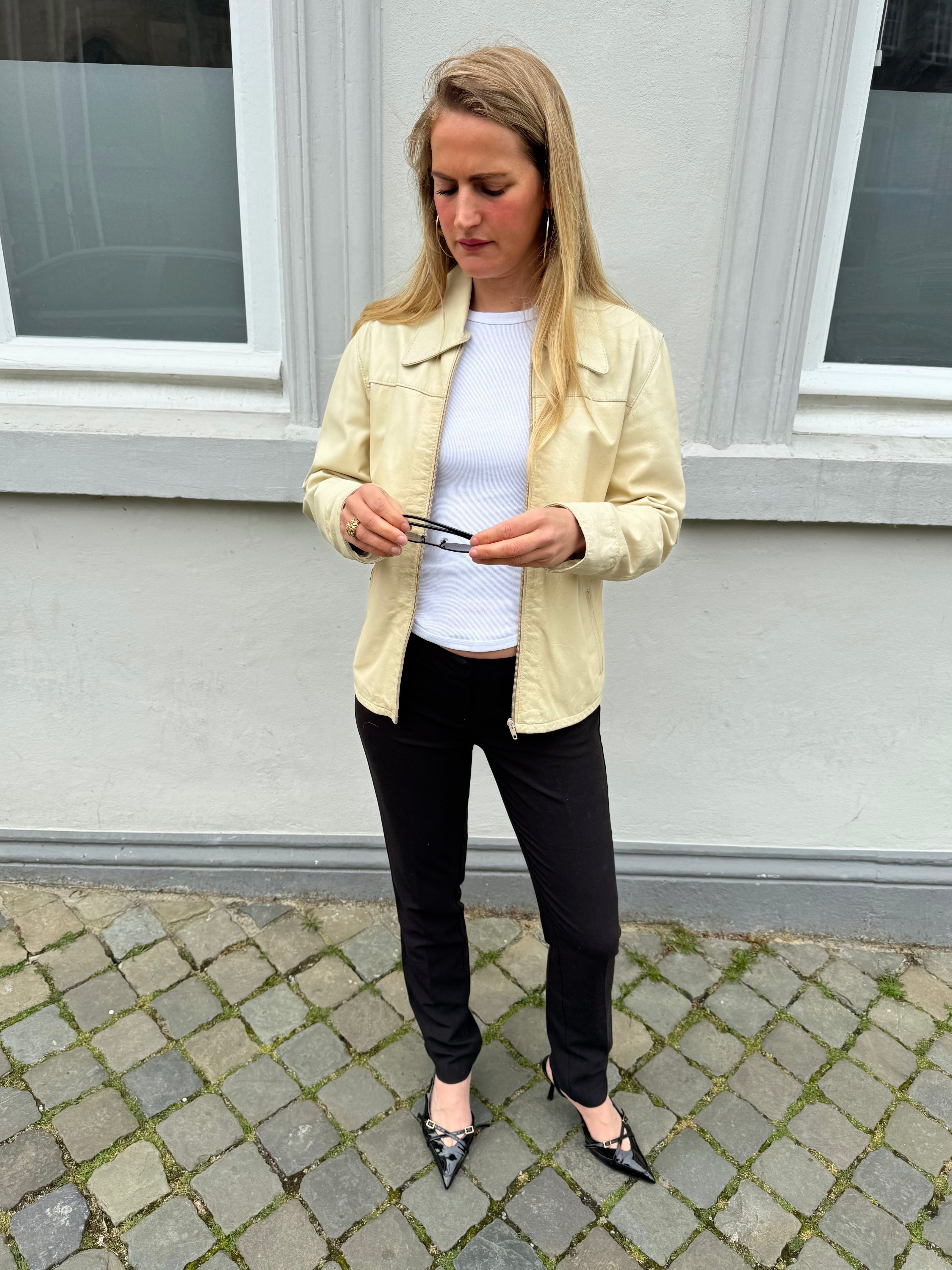 Fitted Light Beige 90s Vintage Leather Jacket