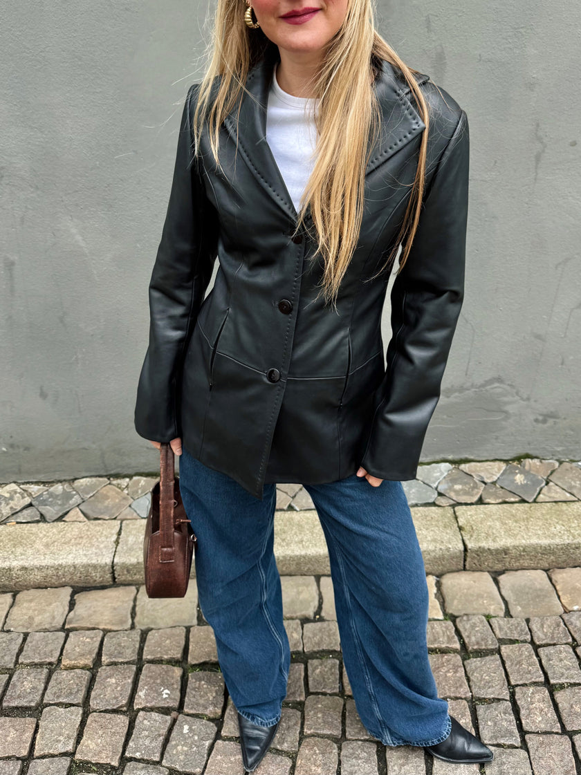 Fitted Black Leather Vintage Jacket