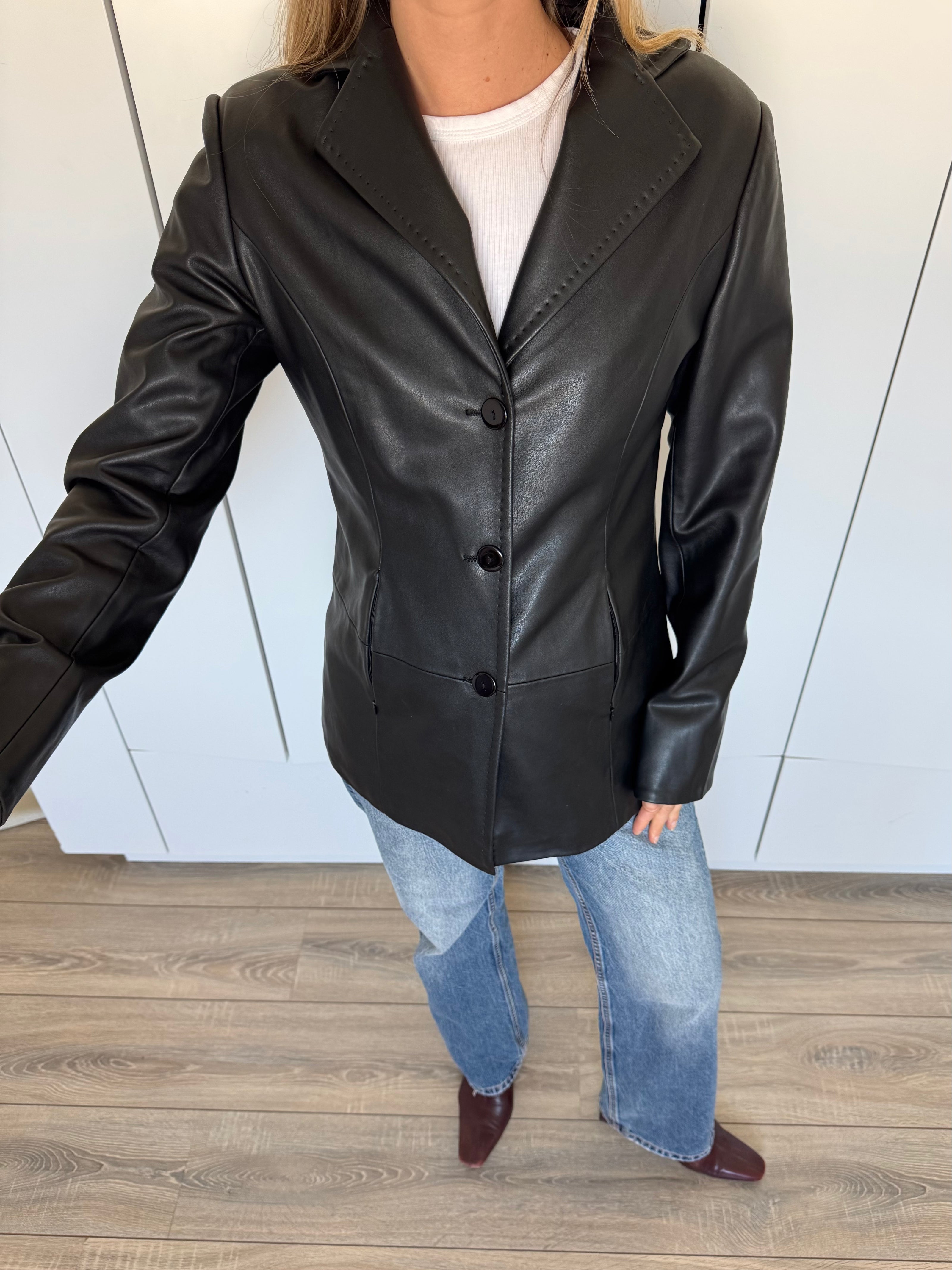 Fitted Black Leather Vintage Jacket