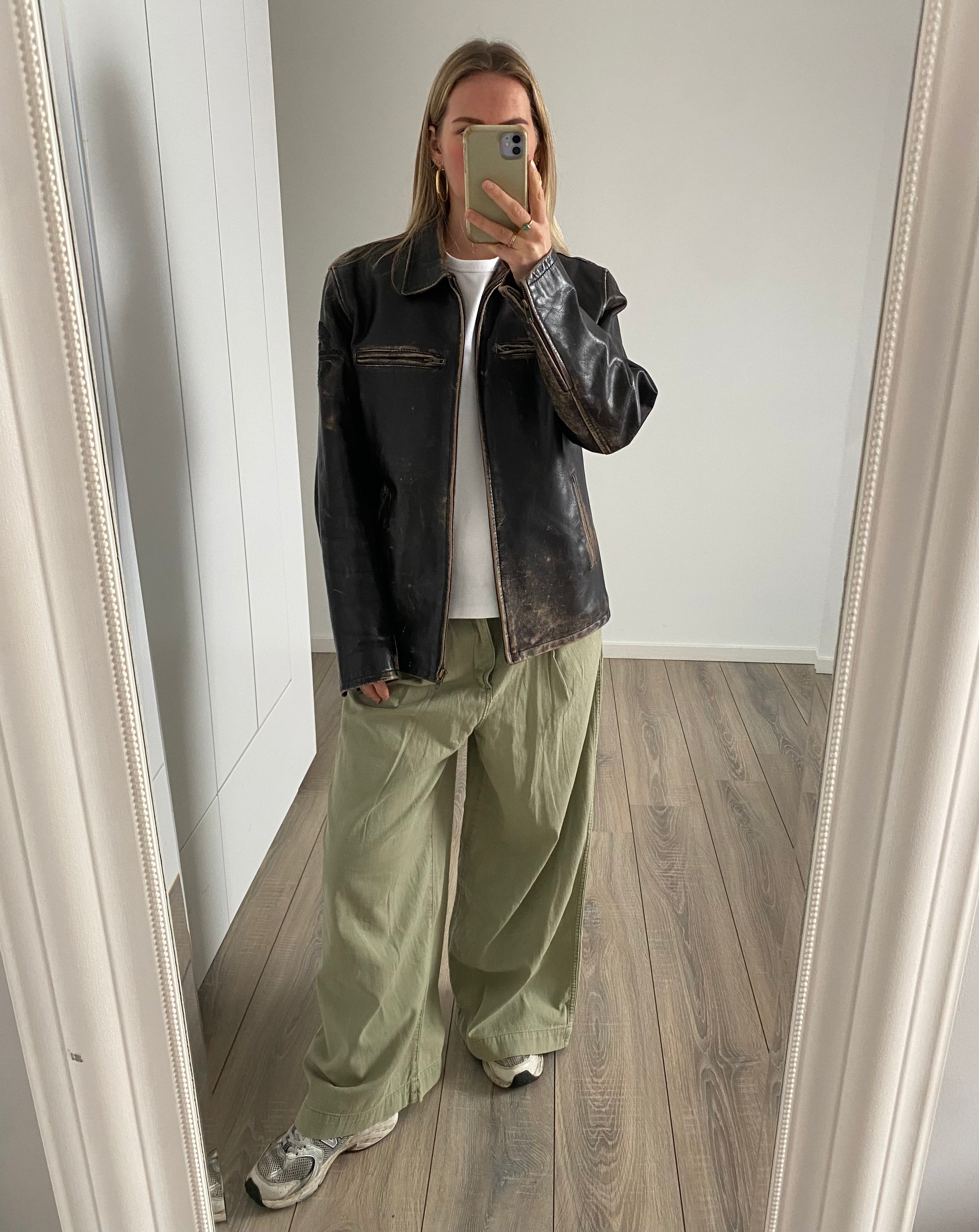 Distressed / Crackled Leather Vintage Jacket