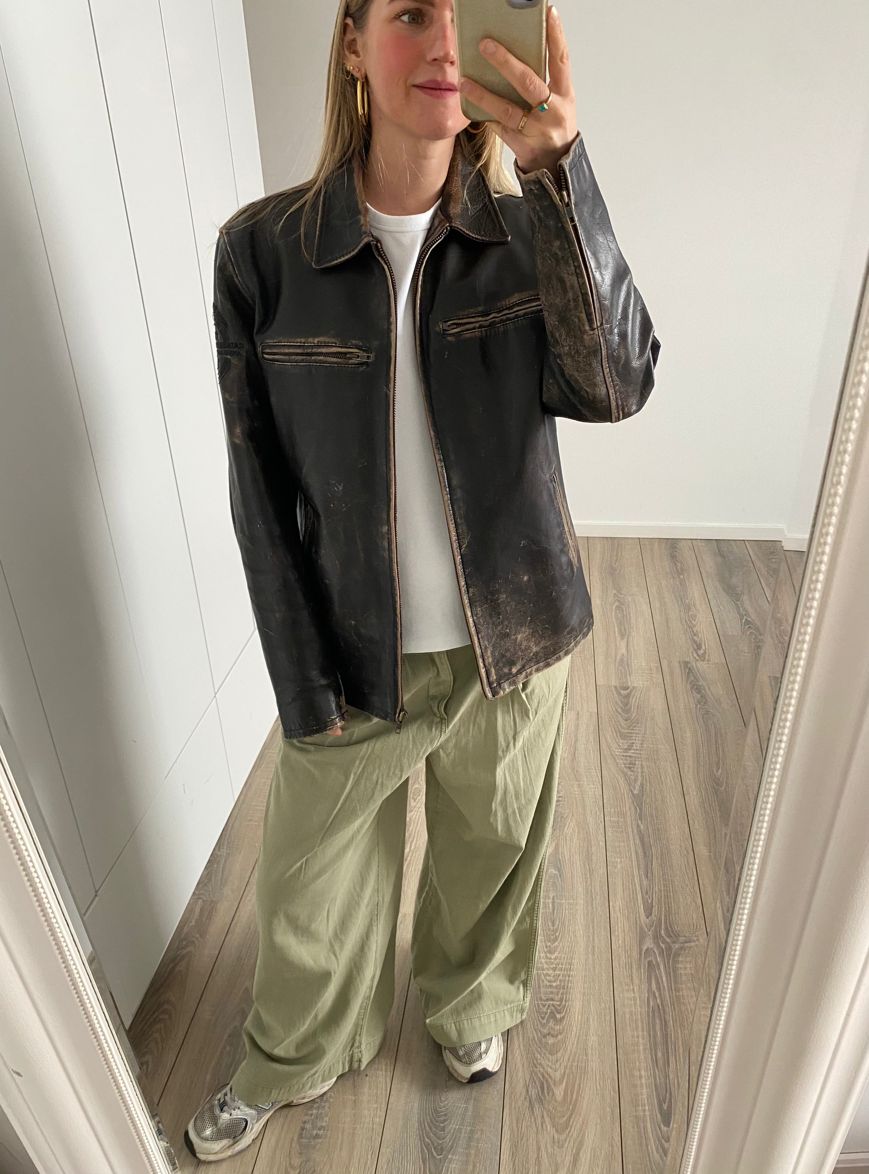 Distressed / Crackled Leather Vintage Jacket