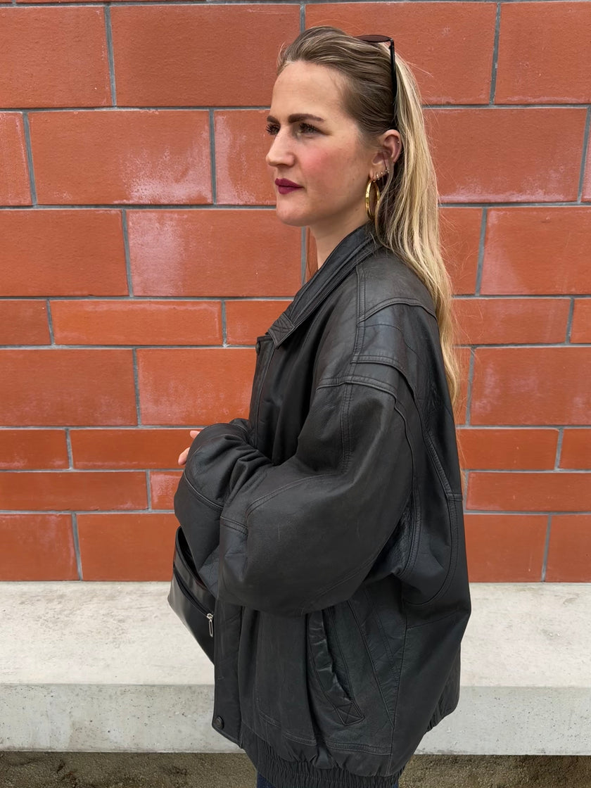 90s Super Oversized Black Bomberjacket