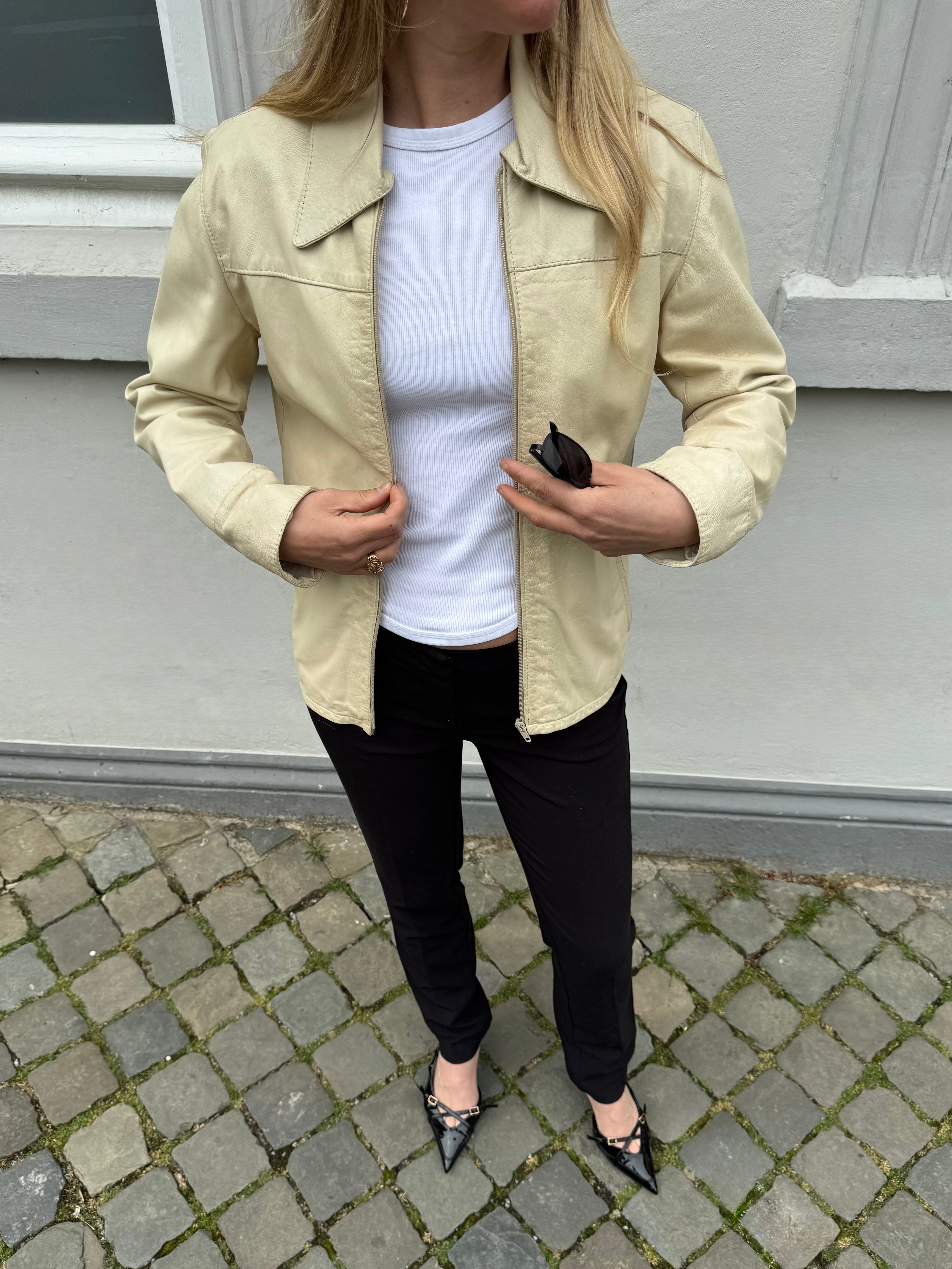 Fitted Light Beige 90s Vintage Leather Jacket