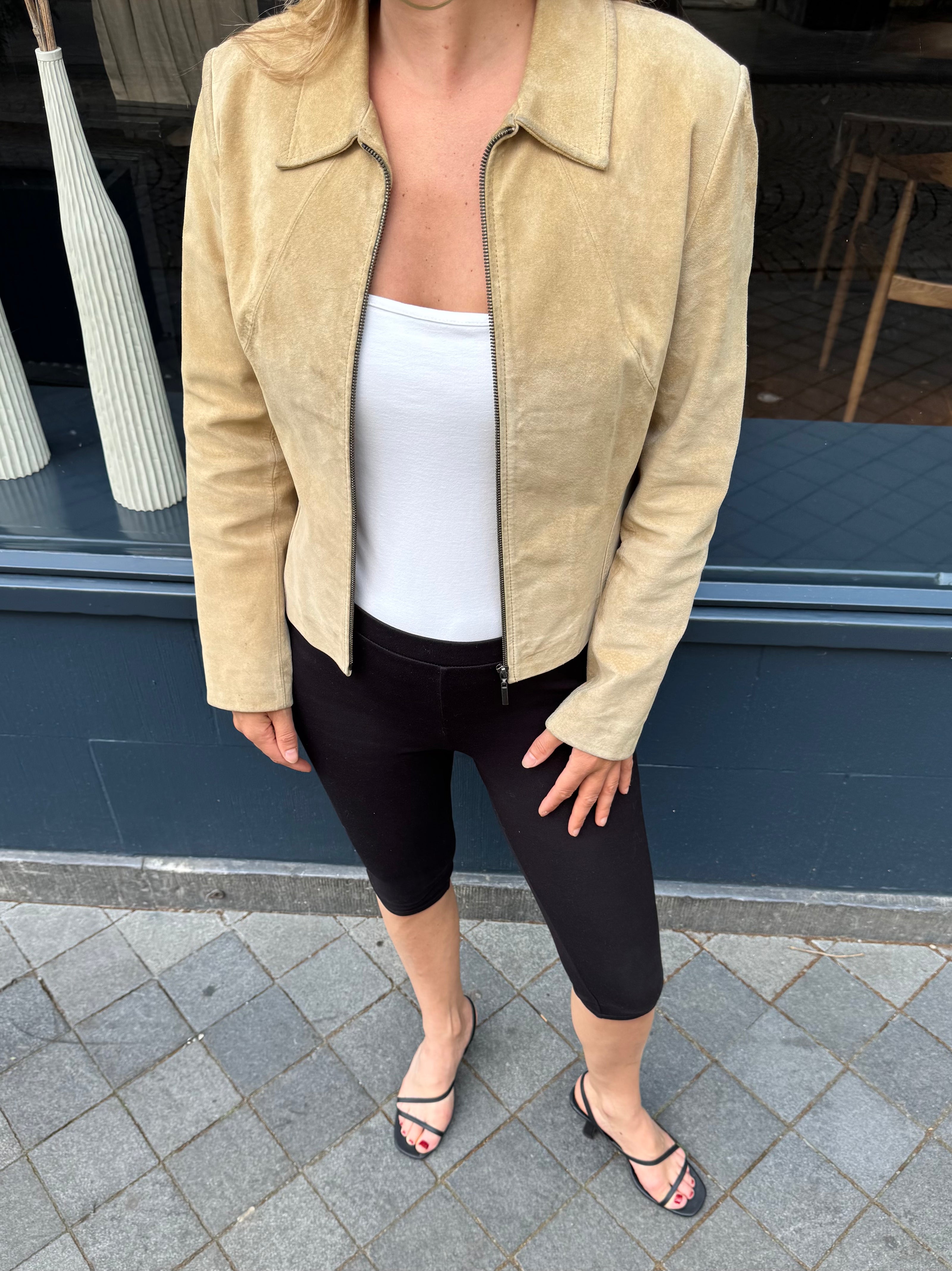 Fitted Short Beige Suede Vintage Jacket